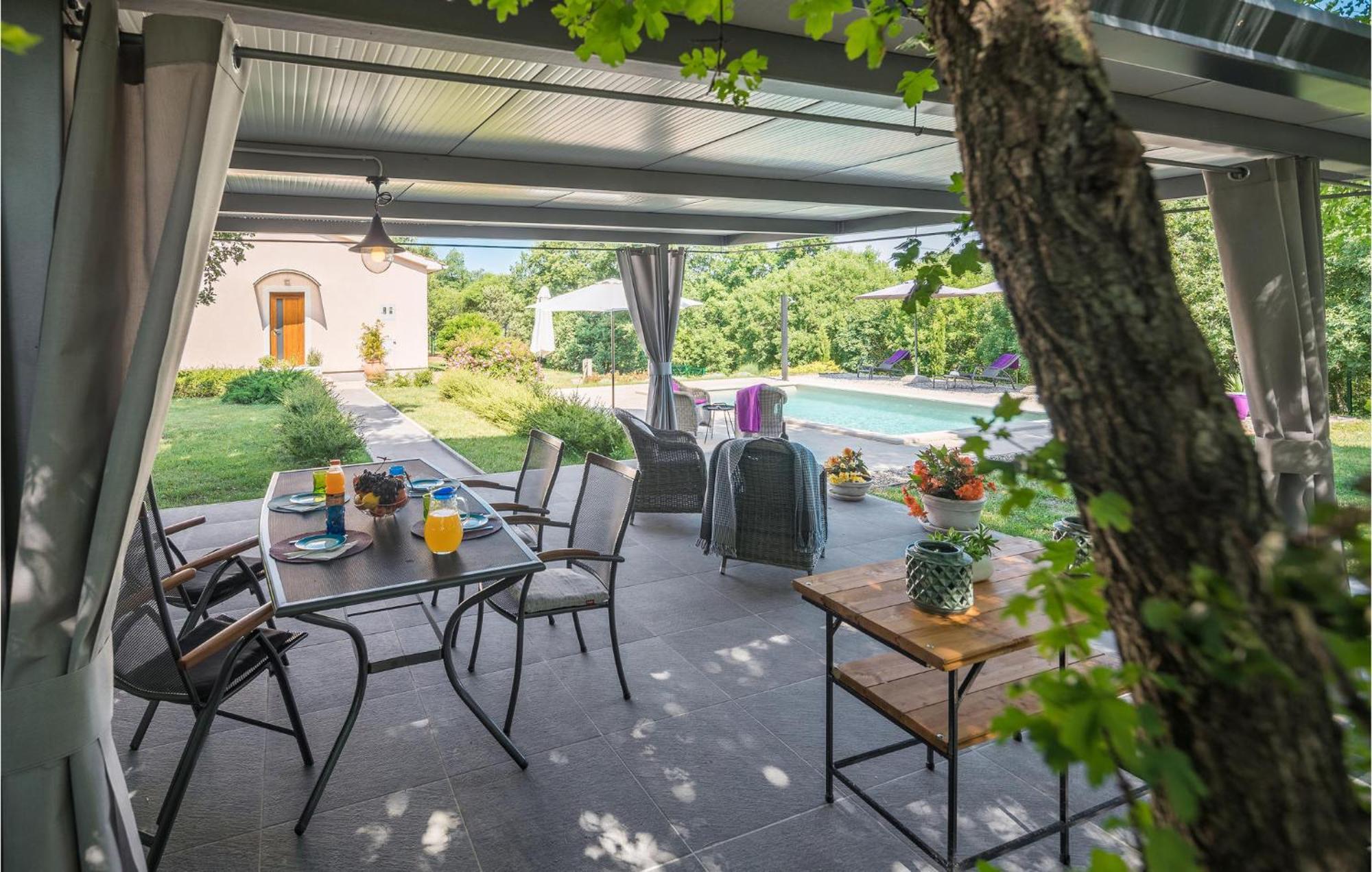 Beautiful Home In Bale With Kitchen מראה חיצוני תמונה