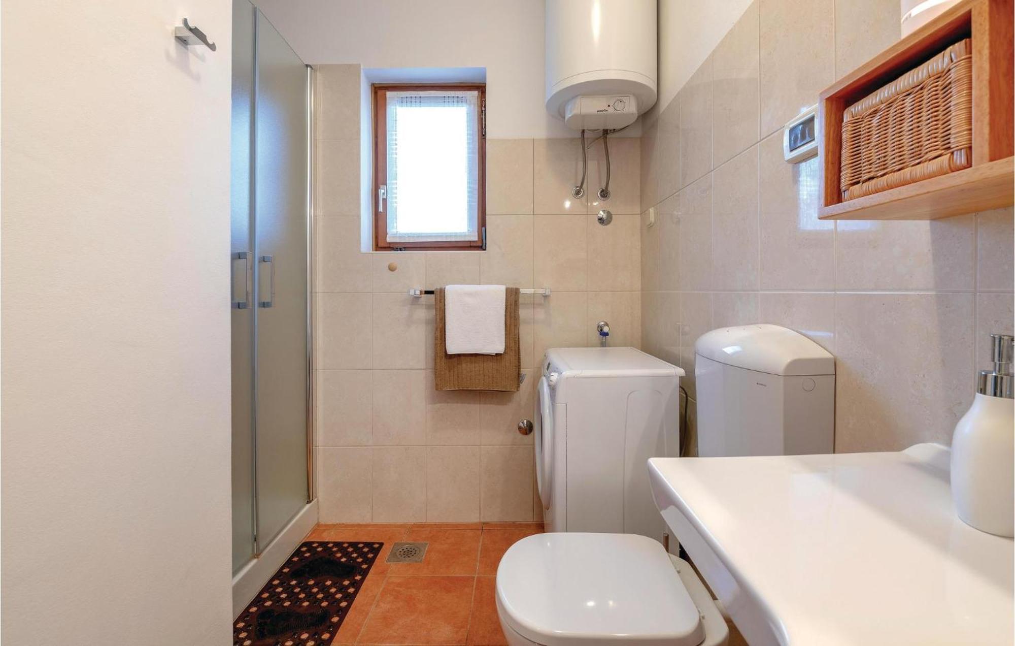 Beautiful Home In Bale With Kitchen מראה חיצוני תמונה