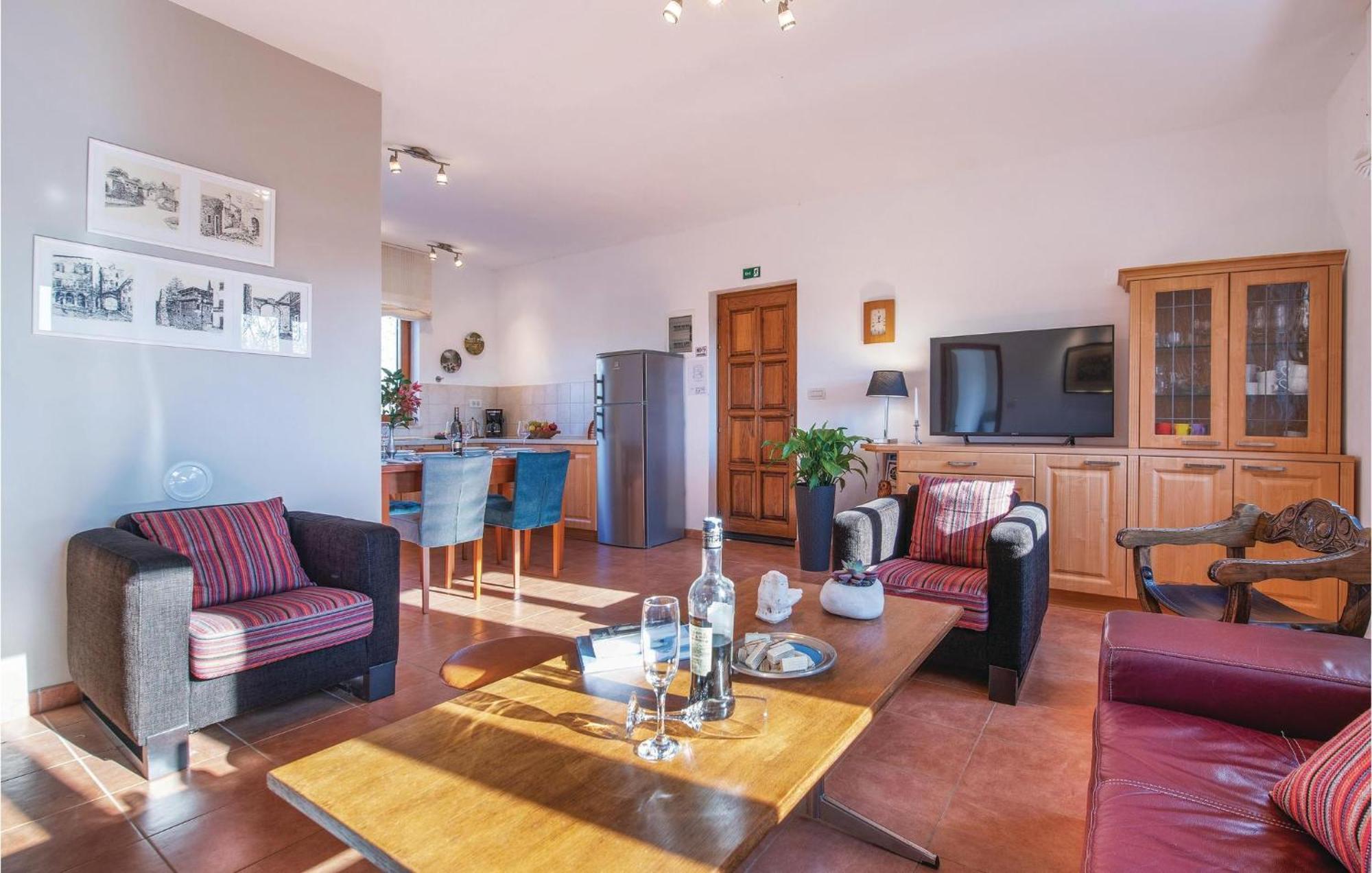 Beautiful Home In Bale With Kitchen מראה חיצוני תמונה
